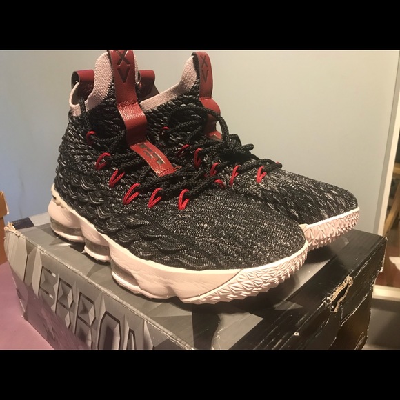lebron 15 size 9.5